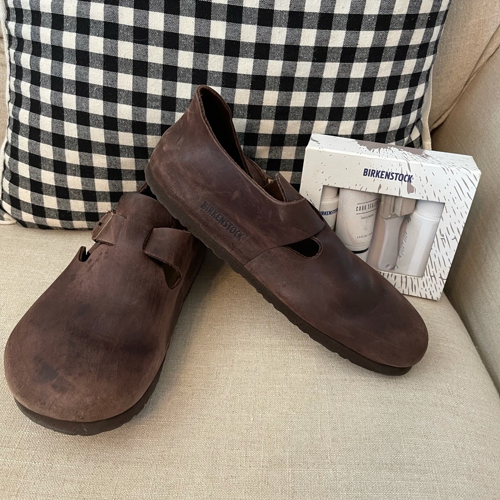 Birkenstock London size 40 with cleaning kit
